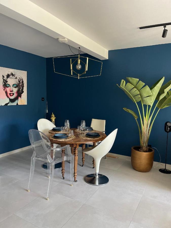 Appartement De Caractere Avec Jacuzzi Frejus Bagian luar foto