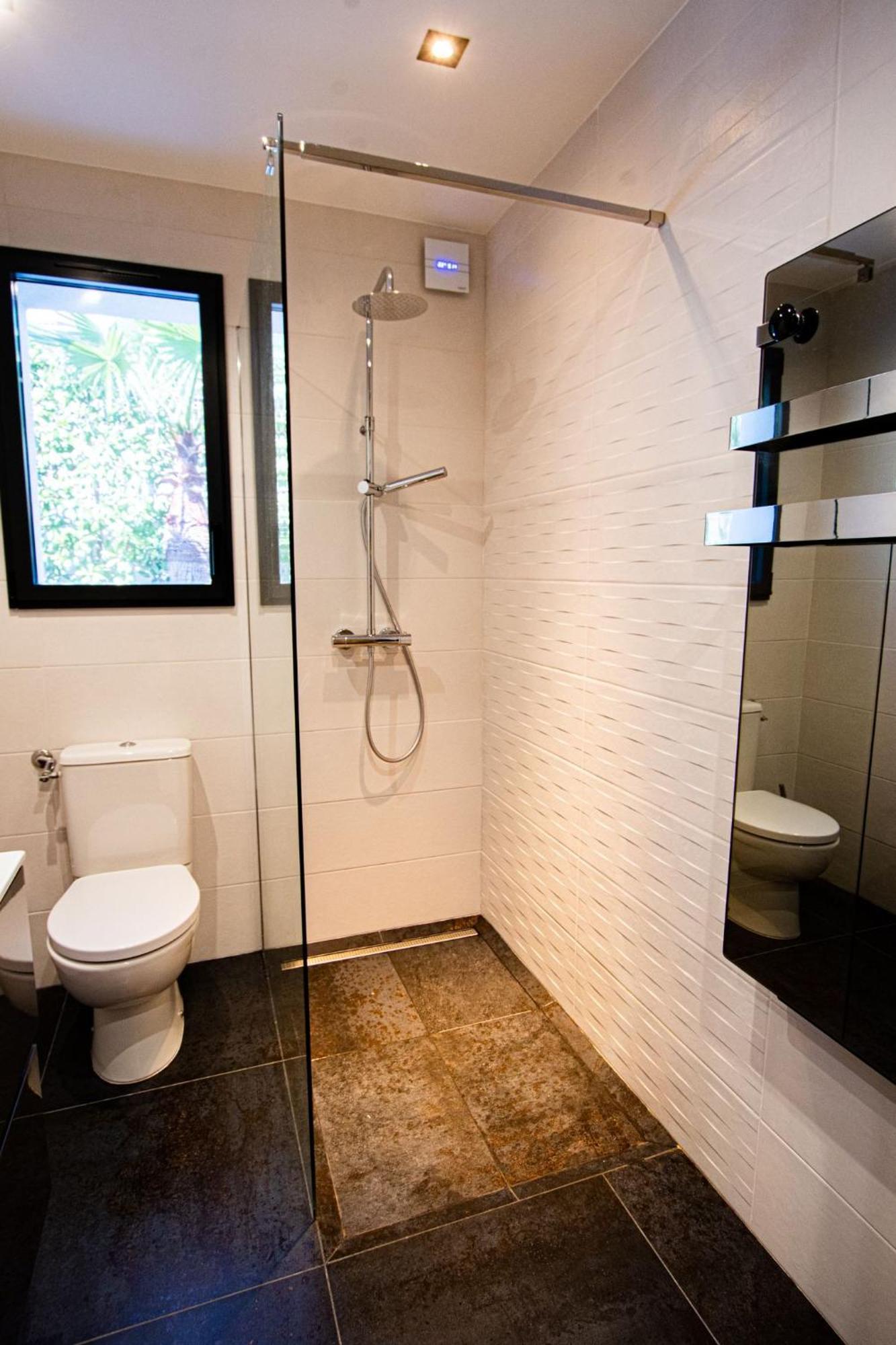 Appartement De Caractere Avec Jacuzzi Frejus Bagian luar foto